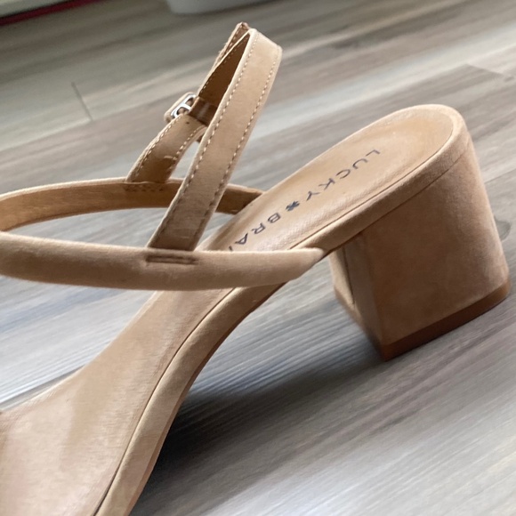 Suede Wedge Sandal 7.5 Tan - Picture 9 of 11